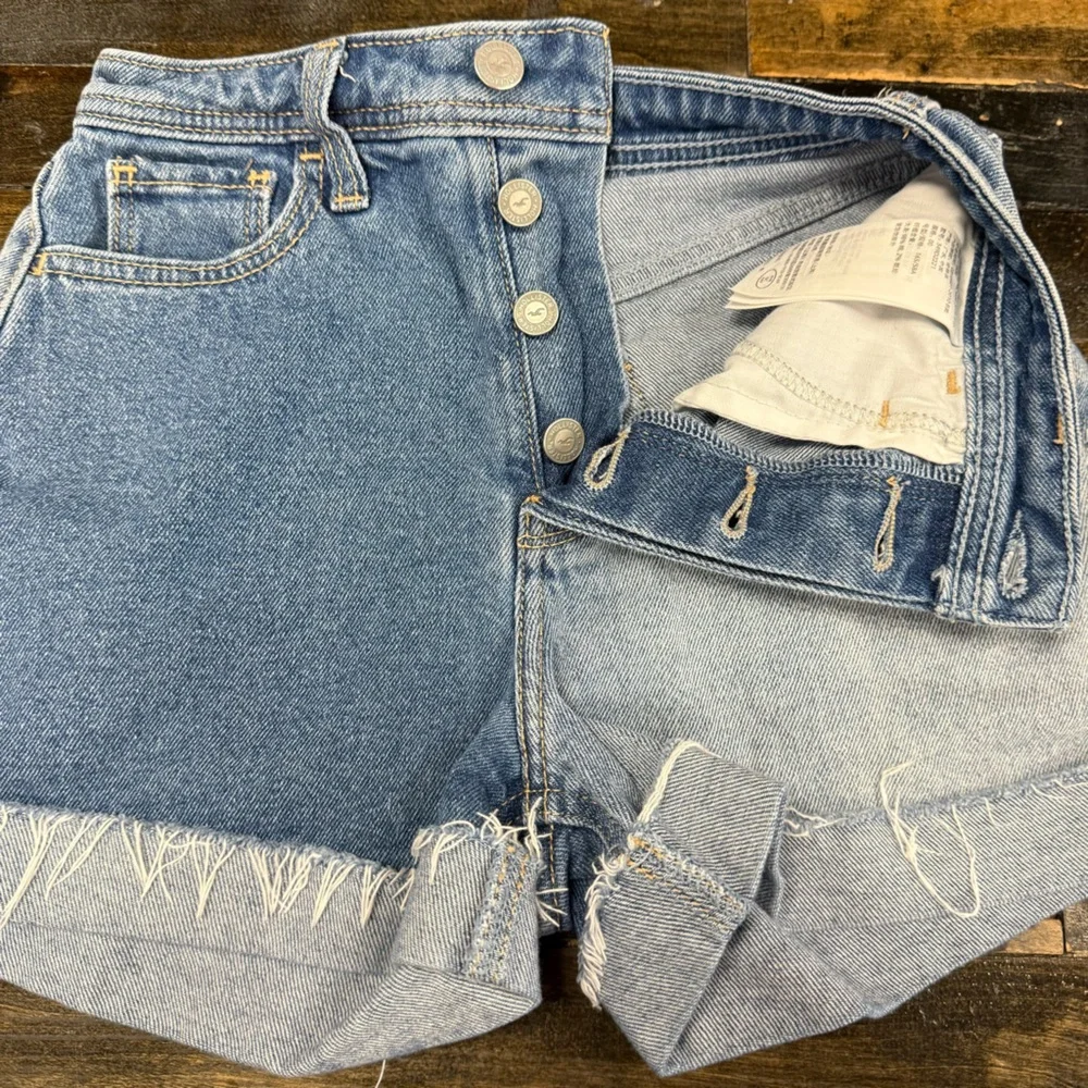 Hollister Ultra High Rise Vintage Stretch Colorblock Denim Shorts Raw Hem 0